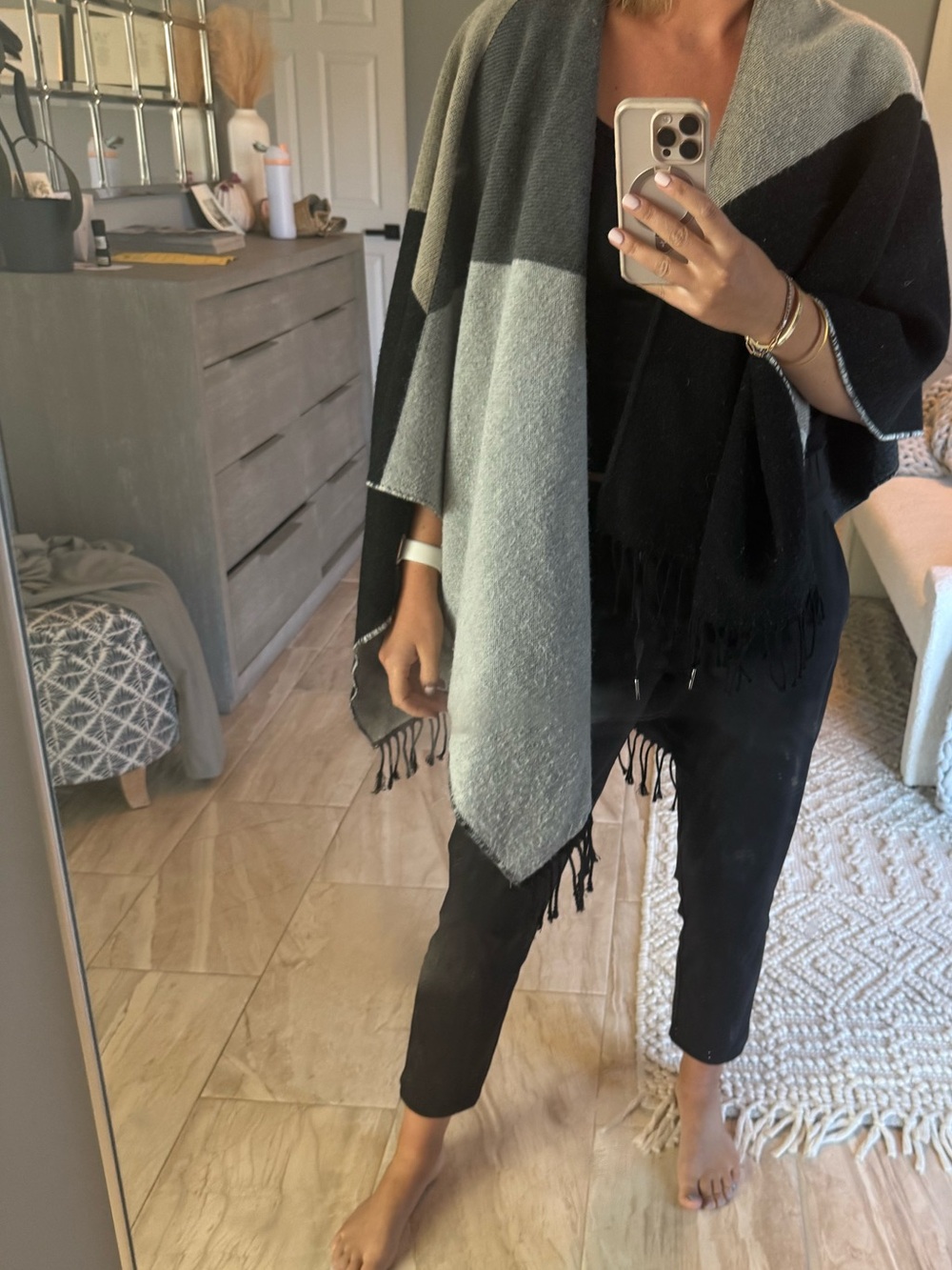 Cozy Two-Tone Fringe Wrap Sweater - Black & Light Gray